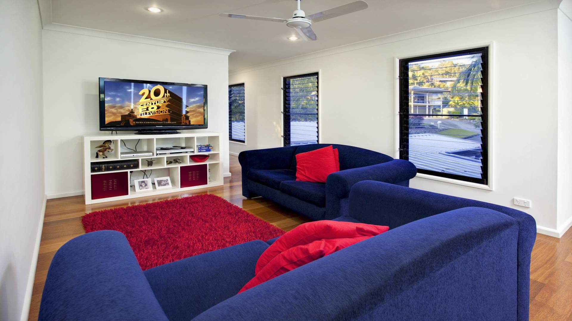 Upstairs living area & passageway